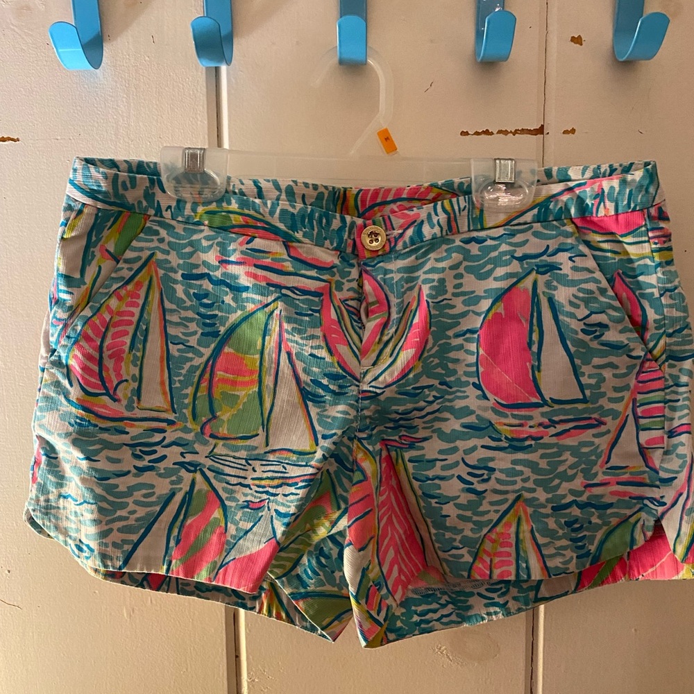 Lilly Pulitzer ‘You Gotta Regatta’ print shorts
